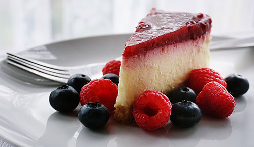 Can Cats Eat Raspberry Cheesecake?